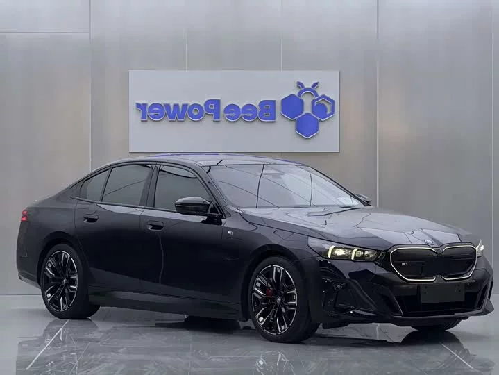 BMW i5 M60