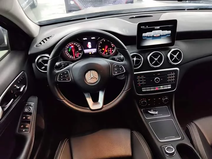 Mercedes-Benz GLA