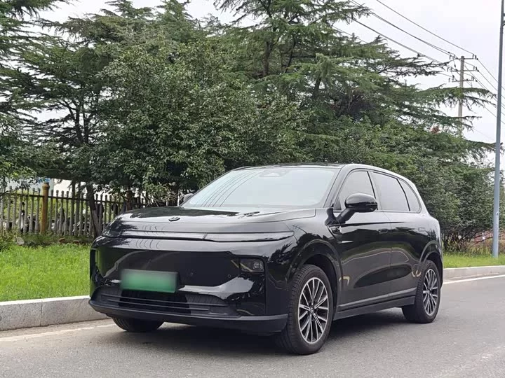 Leapmotor B10