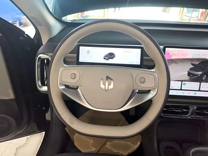 Leapmotor B10