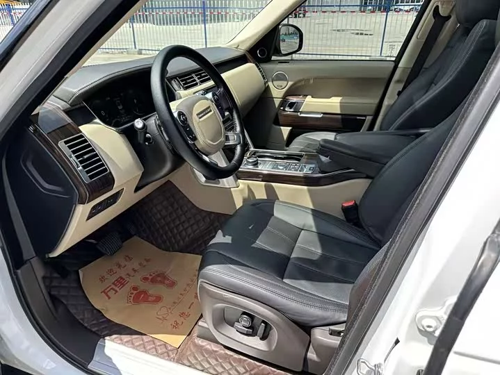 Land Rover range rover