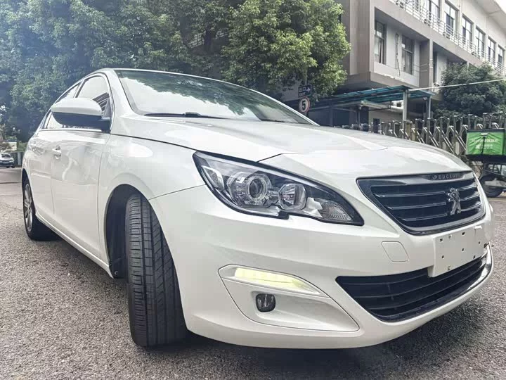 Peugeot 408