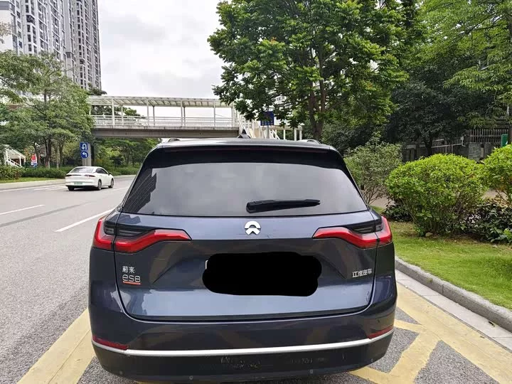 NIO ES8