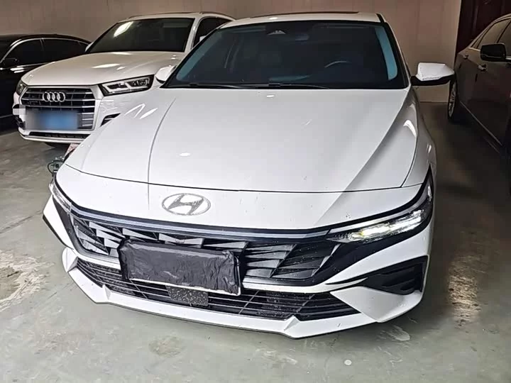 Hyundai Elantra