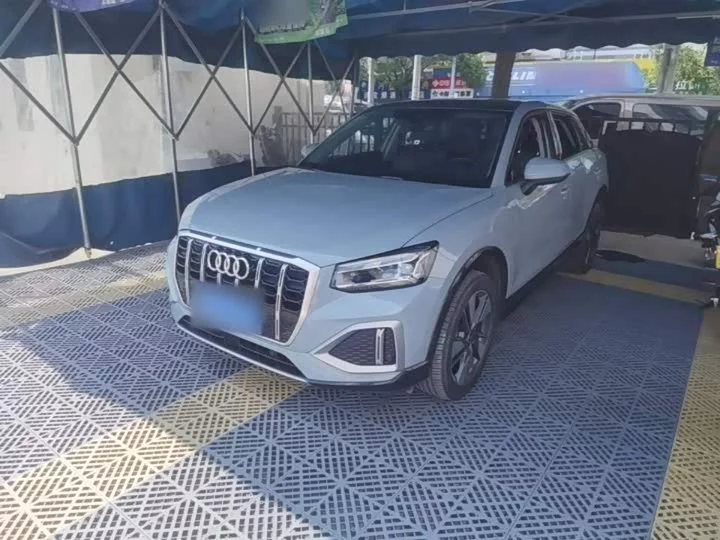 Audi Q2L
