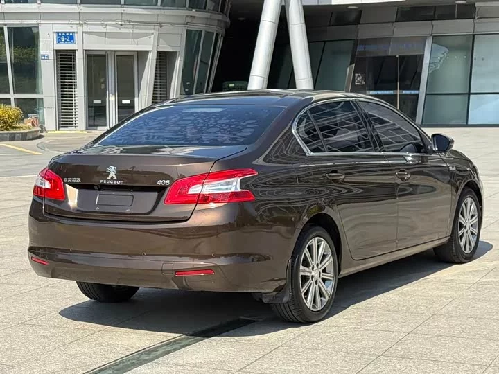 Peugeot 408
