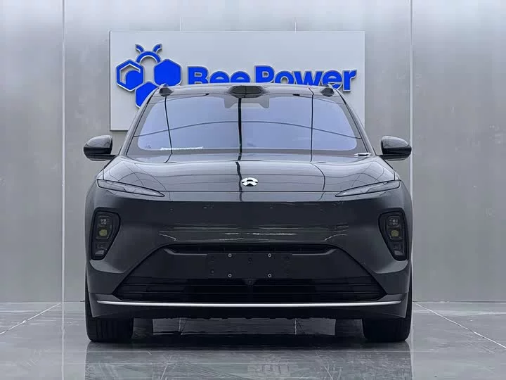NIO ES8