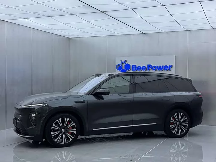 NIO ES8