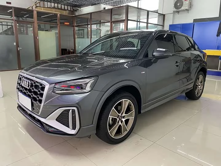 Audi Q2L