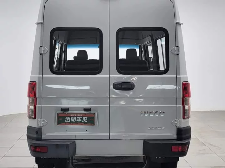 Iveco proud