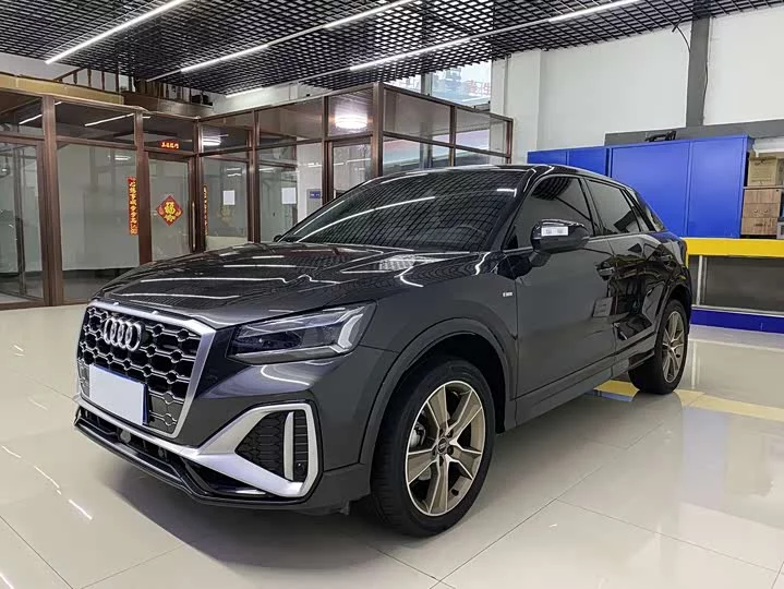 Audi Q2L