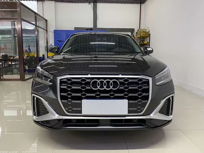 Audi Q2L