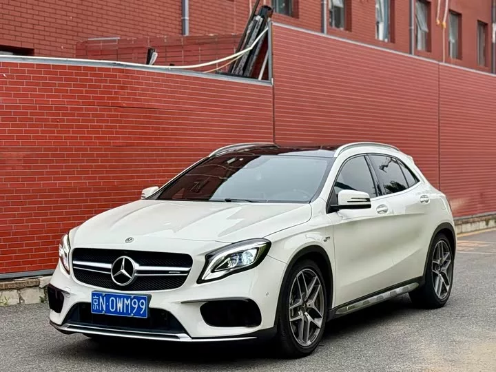 Mercedes-Benz GLA AMG