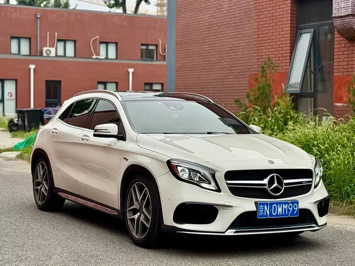 Mercedes-Benz GLA AMG