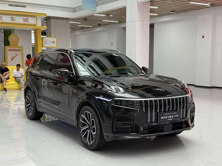 Lynk & Co 09
