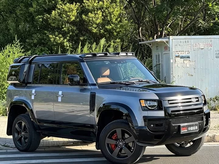 Land Rover guard