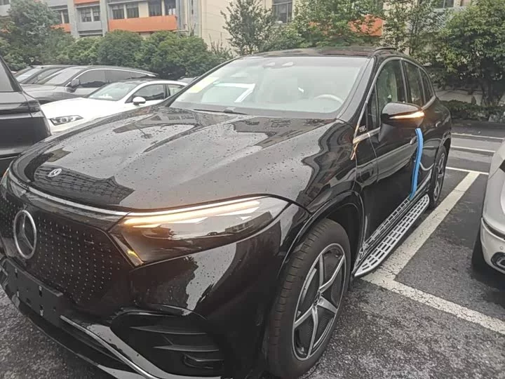 Mercedes-Benz EQS SUV