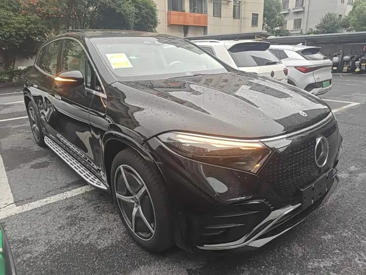 Mercedes-Benz EQS SUV