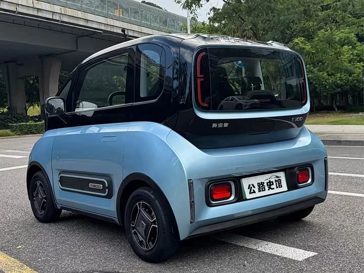 Baojun E300