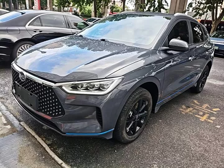 BYD e2