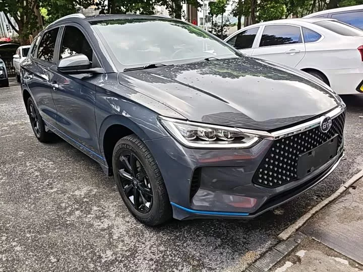 BYD e2