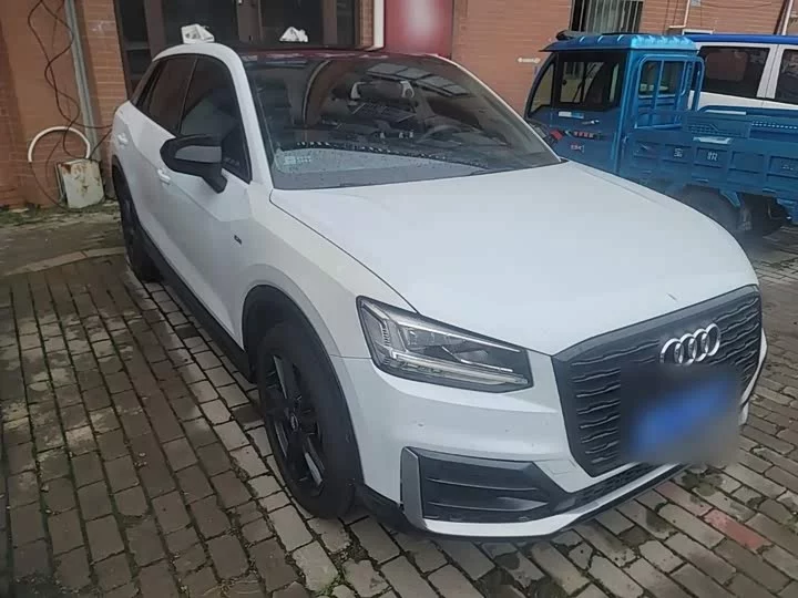Audi Q2L