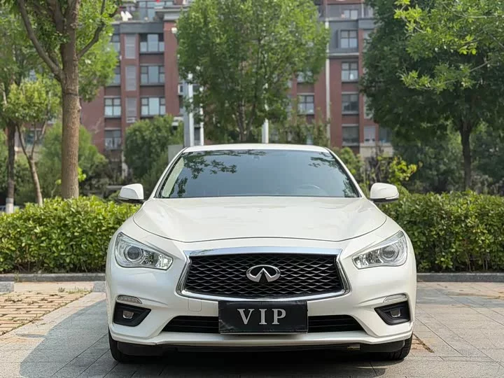 Infiniti Q50L