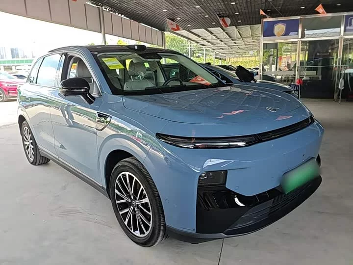 Leapmotor B10