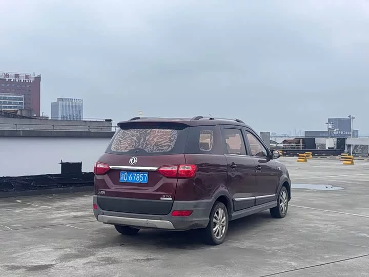 Dongfeng Fengon 370