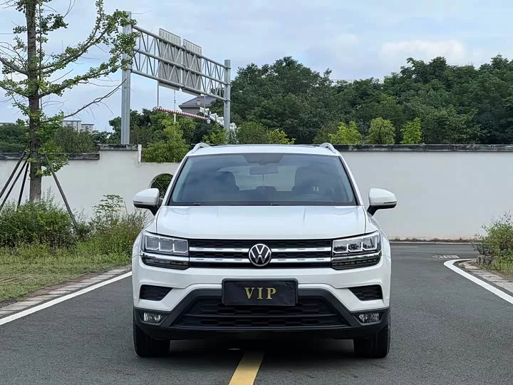 Volkswagen Tharu