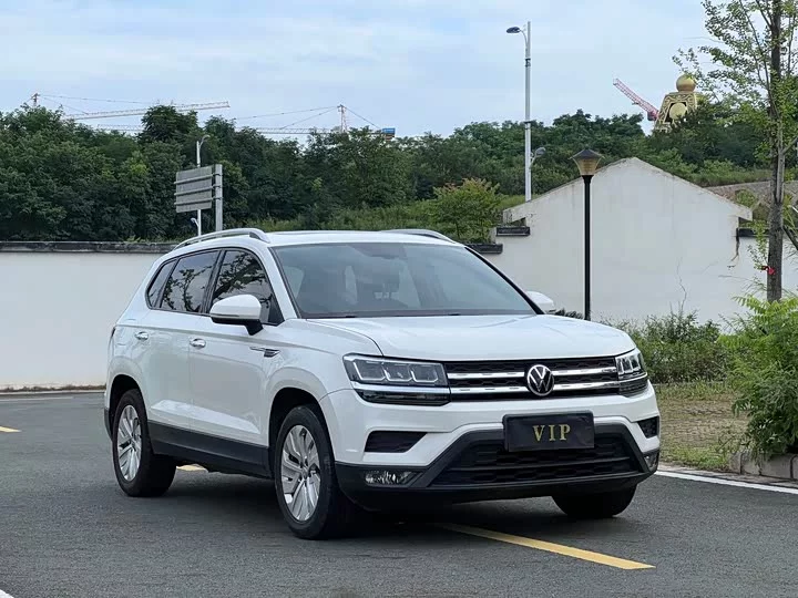 Volkswagen Tharu
