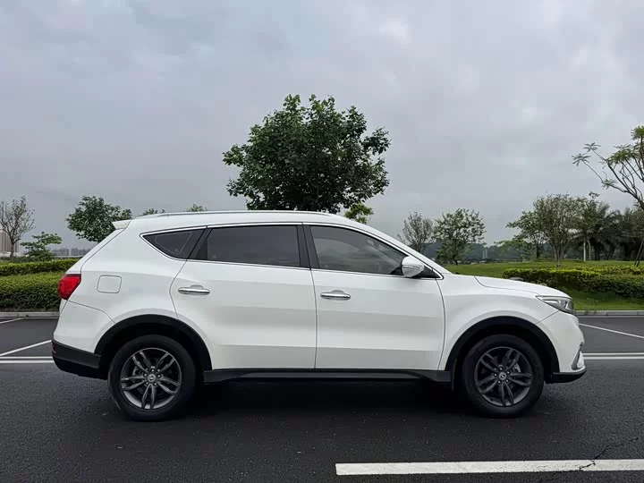 Dongfeng Fengon 580