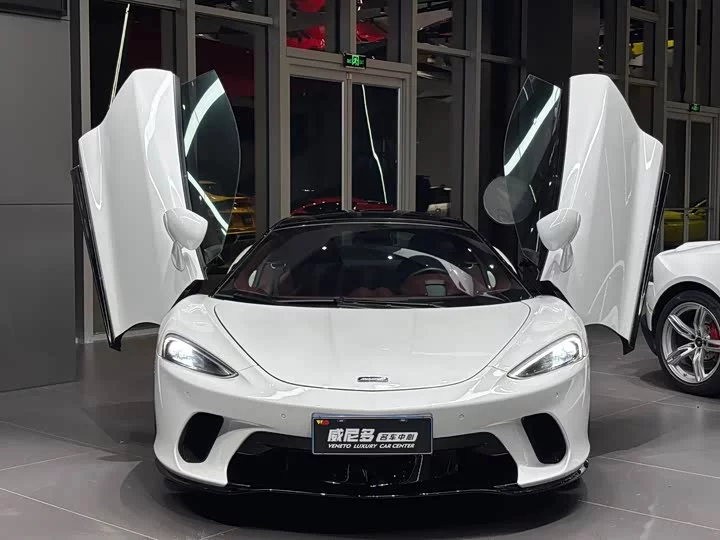 McLaren GT