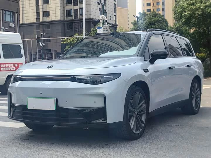 Leapmotor C16