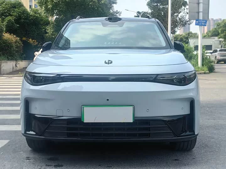 Leapmotor C16