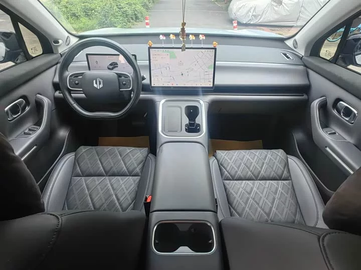 Leapmotor C16