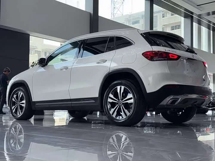 Mercedes-Benz GLA