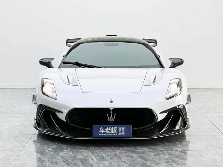 Maserati MC20