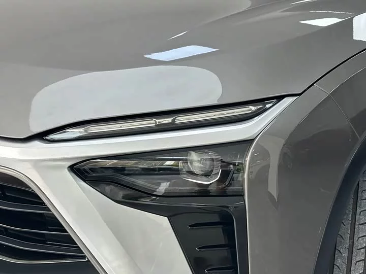 NIO ES8