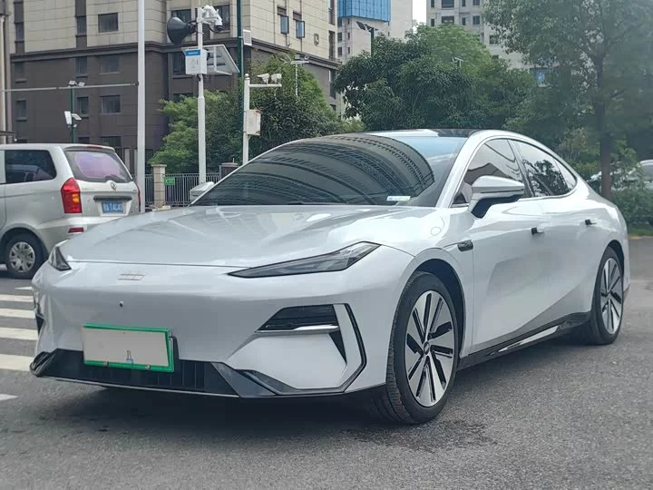 Geely Galaxy E8