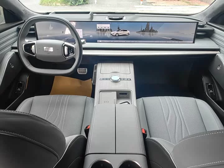Geely Galaxy E8