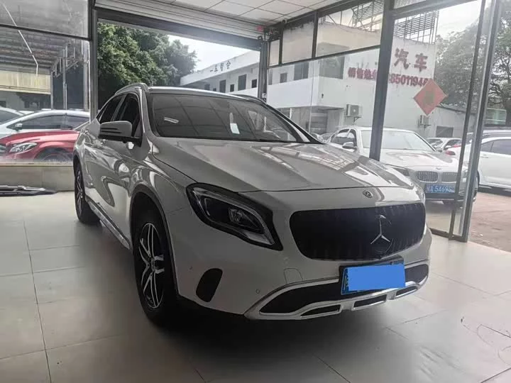 Mercedes-Benz GLA