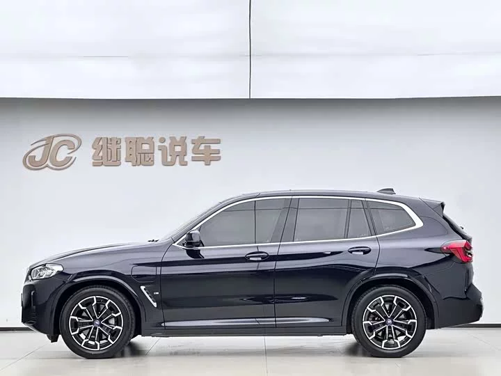 BMW iX3