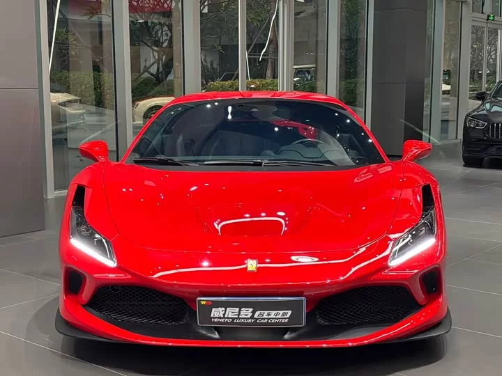 ferrari F8