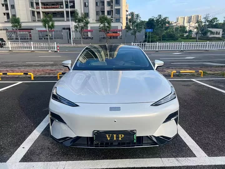 Geely Galaxy E8