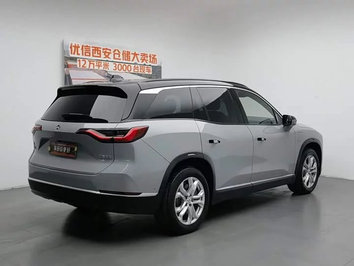 NIO ES8