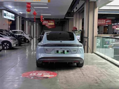 NIO ET5