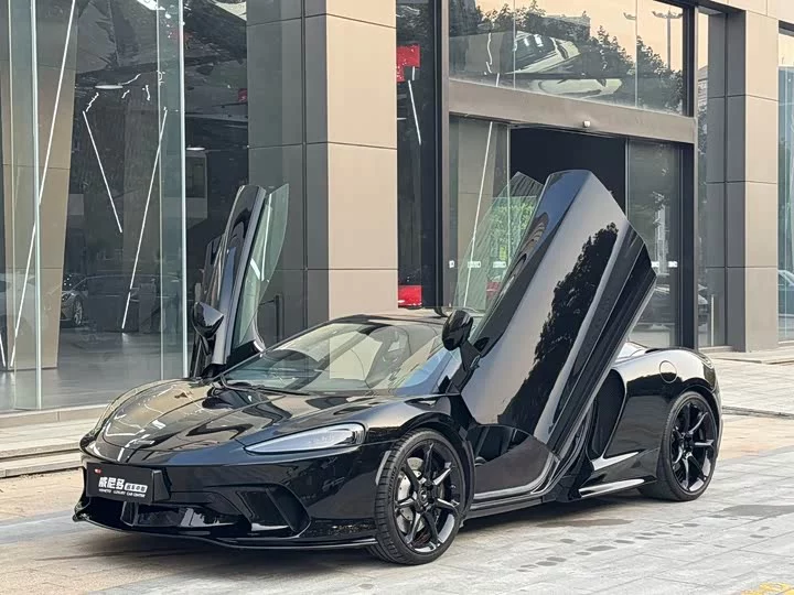 McLaren GT