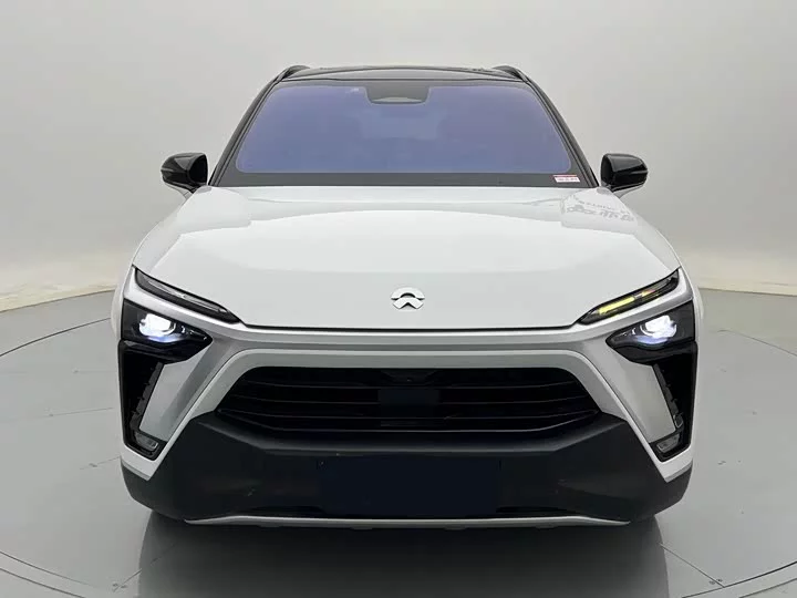 NIO ES8