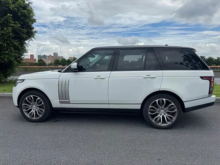 Land Rover range rover